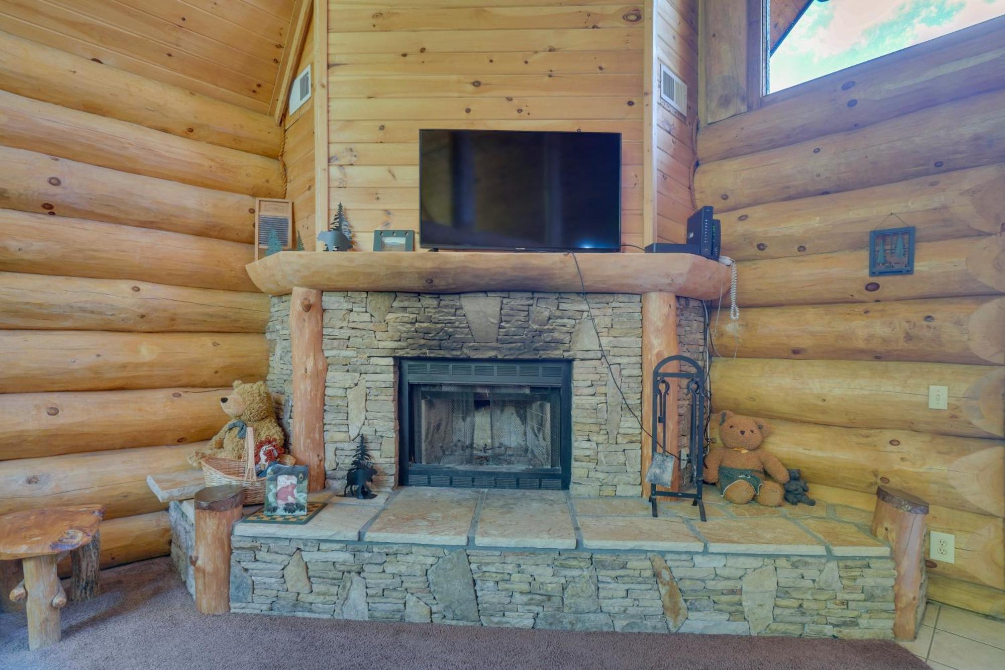 Gatlinburg Cabin With Hot Tub About 11 Miles To Downtown Εξωτερικό φωτογραφία